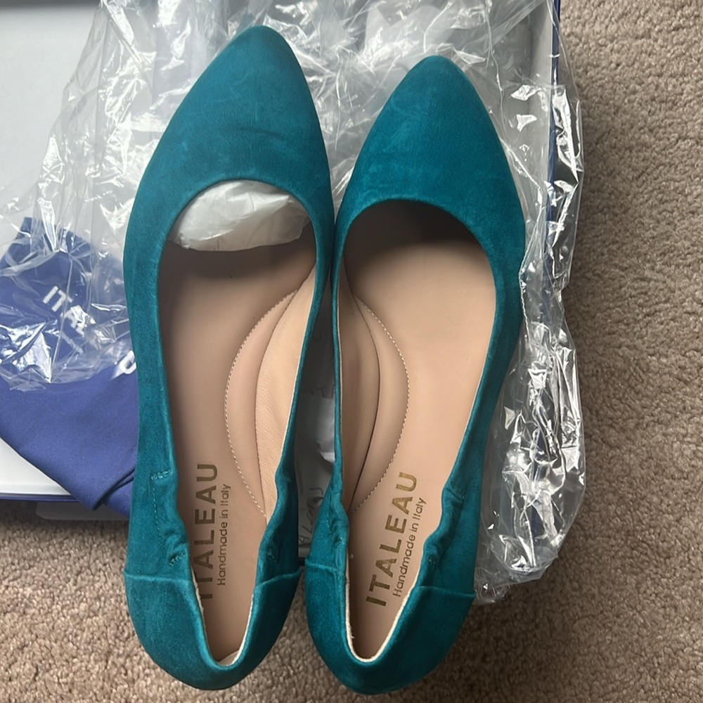 Italeau Mara suede ballet flats